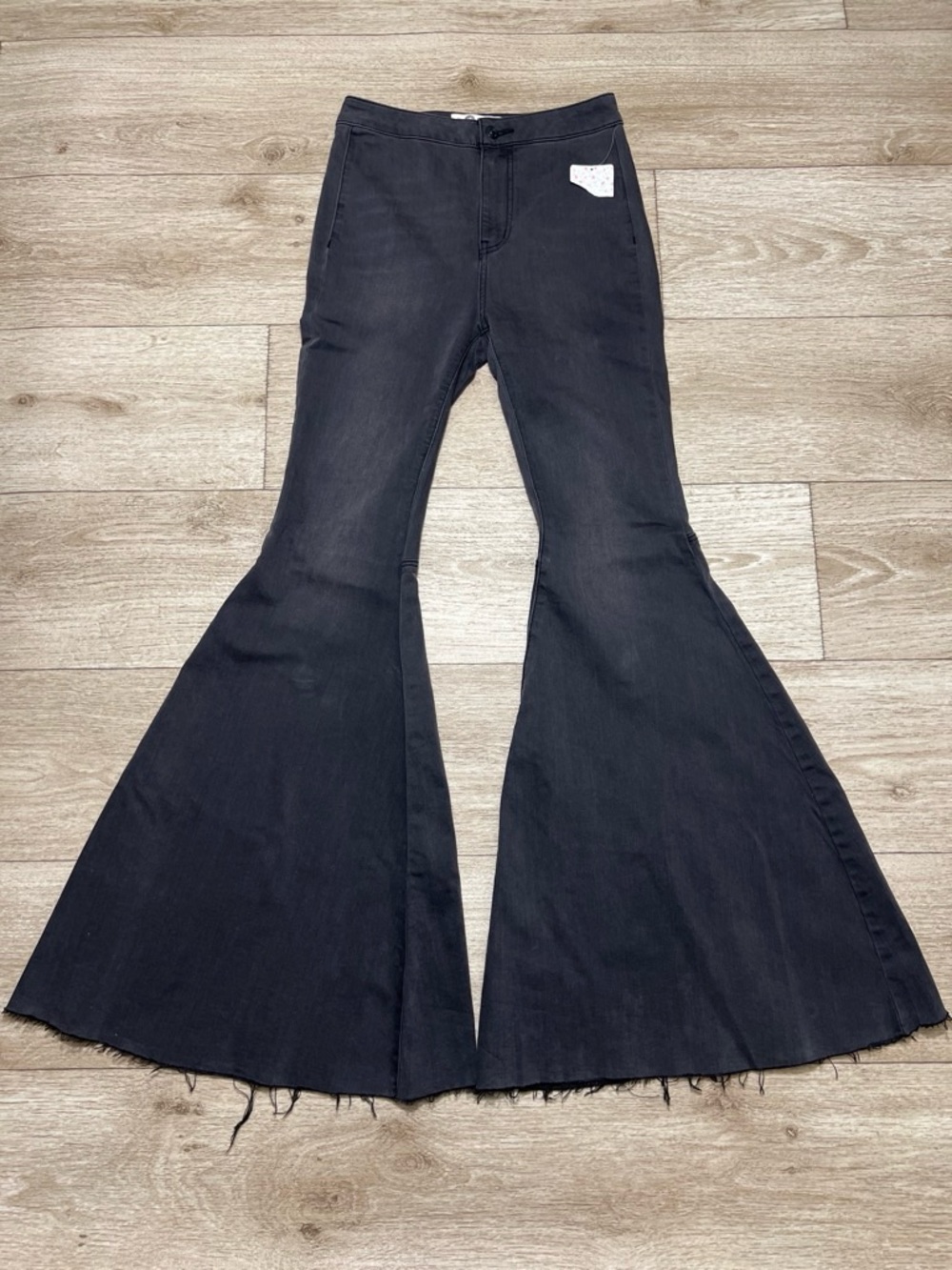 Brand New Free People Just Float On Flare Stretch Jean Size 26 Washed Black